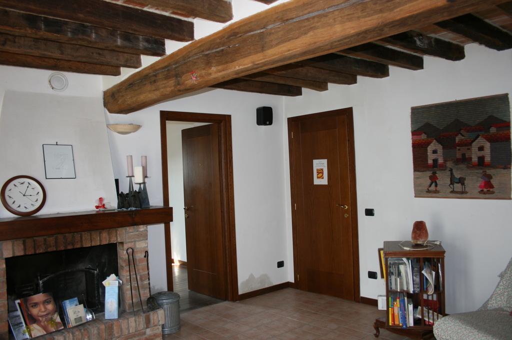 Casa Dell' Abbondanza B&B Agriturismo Vigoleno Extérieur photo